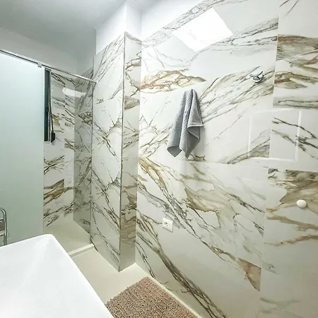 Salt Air Residences דירה