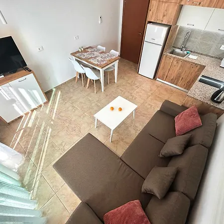 Salt Air Residences דורס